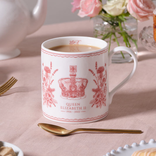 Queen Elizabeth II Commemorative Mug and Tea Towel Set