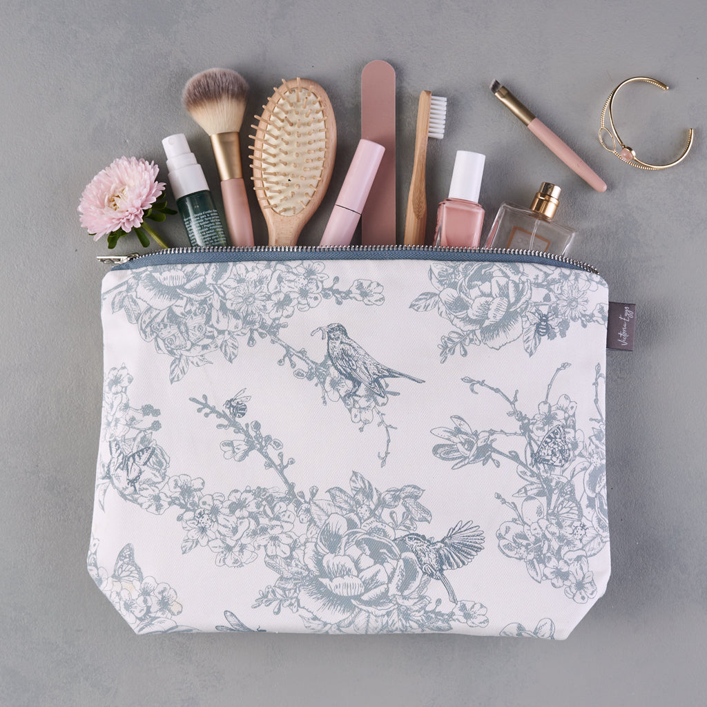 Wildlife in Spring Wash Bag