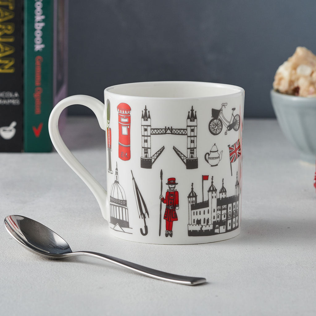London Mug, Tea, Biscuits and Fudge GIFT SET
