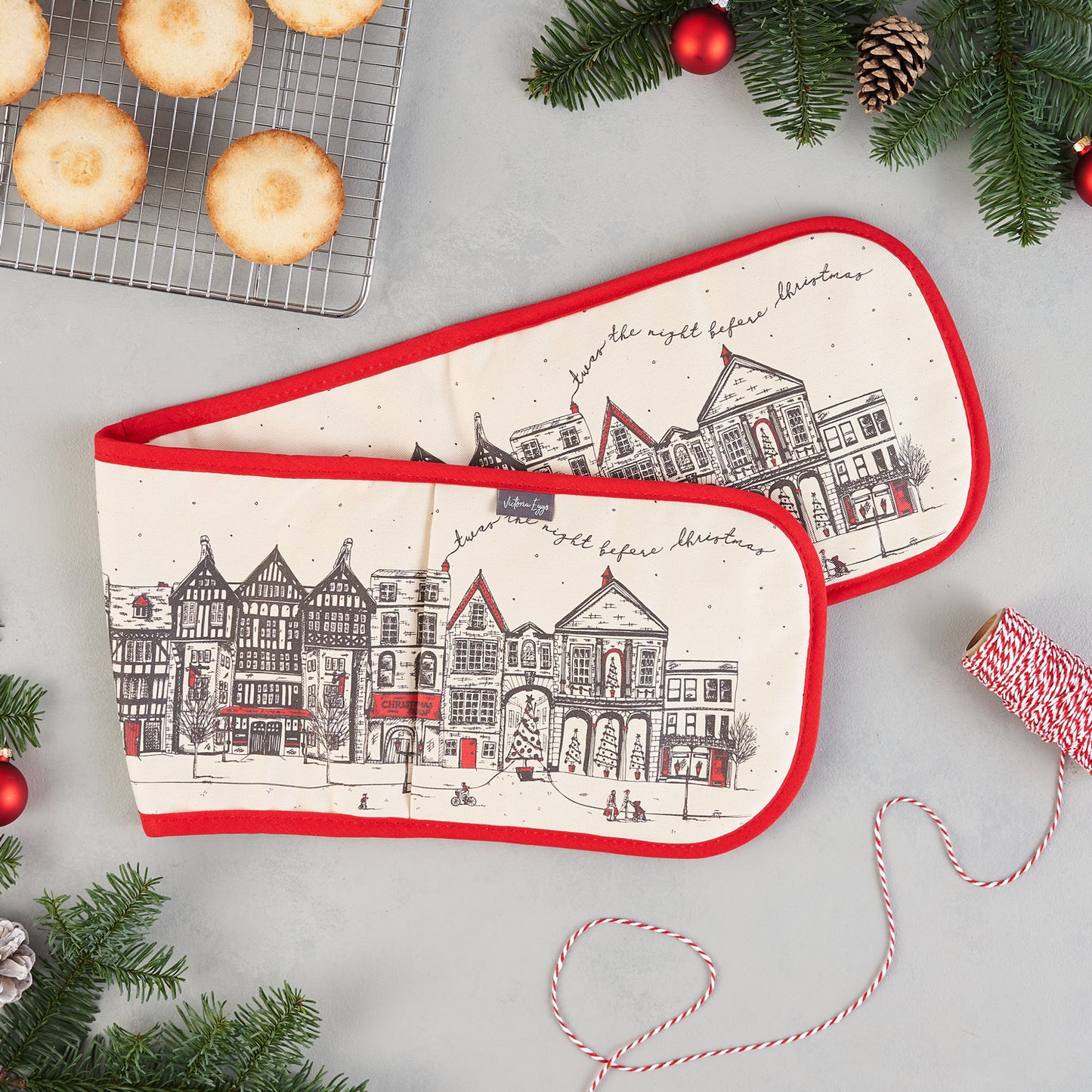 Santa's Sleigh Oven Glove