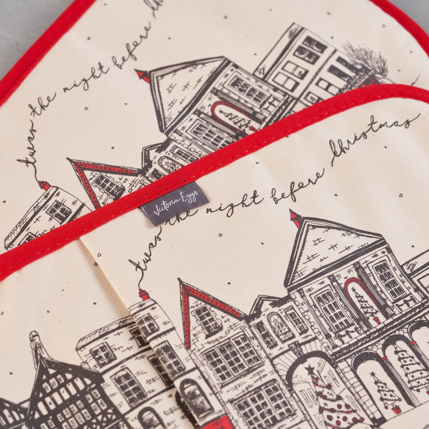 Santa's Sleigh Oven Glove