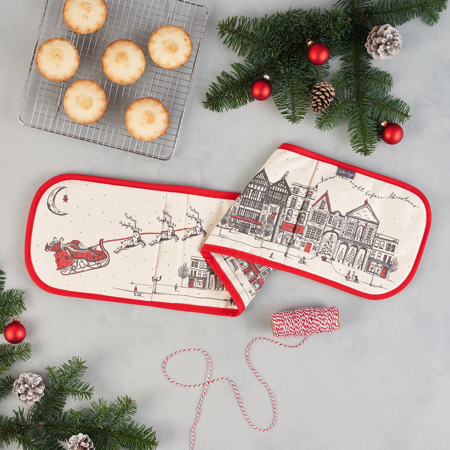 Santa's Sleigh Oven Glove